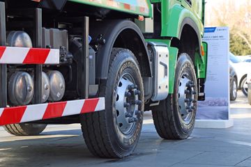 �����ؿ� ����H6000 375���� 8X4 6.5����ж��ͼƬ