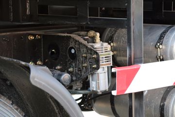 �����ؿ� ����H6000 375���� 8X4 6.5����ж��ͼƬ