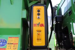 陕汽重卡 德龙H6000 375马力 8X4 6.5米自卸车