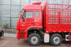 中国重汽 豪瀚J7G重卡 轻量化版 400马力 8X4 9.6米LNG载货车(ZZ5315CCYN4666E1L)