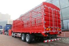 中国重汽 豪瀚J7G重卡 轻量化版 400马力 8X4 9.6米LNG载货车(ZZ5315CCYN4666E1L)