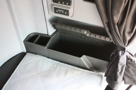 奔驰Actros&nbsp;牵引车驾驶室                                               图片