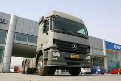 奔驰 Actros重卡 440马力 6X4 牵引车(型号3344)