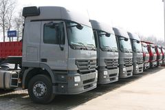 奔驰 Actros重卡 440马力 6X4 牵引车(型号3344)