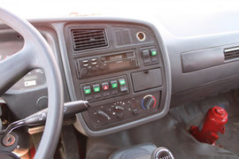 奥威J5P&nbsp;自卸车驾驶室                                               图片