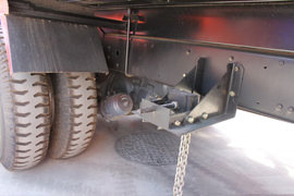 悍威J5M&nbsp;自卸车底盘                                                图片