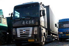 雷诺 Magnum DXI系列重卡 480马力 4X2 牵引车