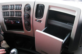 雷诺Premium&nbsp;牵引车驾驶室                                               图片