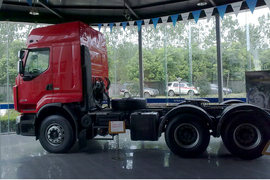 雷诺Premium&nbsp;牵引车外观                                                图片