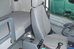 奔驰 Axor重卡 400马力 4X2 牵引车(型号1840) 奔驰 Axor重卡 400马力 4X2 牵引车(型号1840)