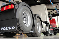 沃尔沃 FM重卡 400马力 6X2R 牵引车