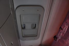 远威&nbsp;牵引车驾驶室                                               图片