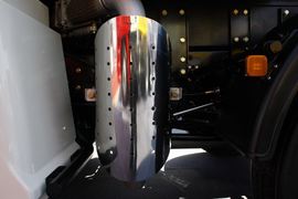 远威&nbsp;牵引车底盘                                                图片