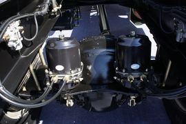 远威&nbsp;牵引车底盘                                                图片