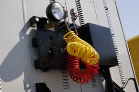 远威&nbsp;牵引车上装                                                图片