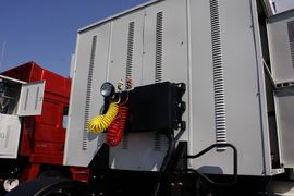 远威&nbsp;牵引车上装                                                图片