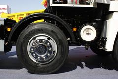 长安重汽 远威重卡 300马力 6X2 CNG牵引车(SXQ4250M6N-4)
