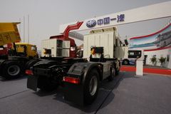 长安重汽 远威重卡 300马力 6X2 CNG牵引车(SXQ4250M6N-4)