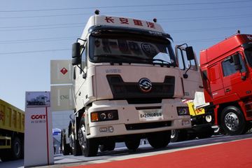 长安重汽 远威重卡 300马力 6X2 CNG牵引车(SXQ4250M6N-4)