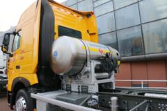 中国重汽 HOWO T7H重卡 快递高利版 430马力 4X2 LNG牵引车(ZZ4187V381HE1L)