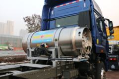 中国重汽 豪瀚J7G重卡 质行版 430马力 6X4 LNG牵引车(ZZ4255N3847E1L)