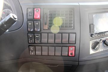 ���� ������D12�п� 190���� 4X2 9.85����ʽ�ػ���(EQ5181XXYL9BDKAC)ͼƬ