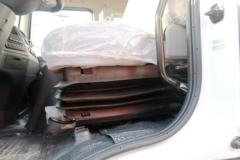 东风 多利卡D12中卡 190马力 4X2 9.85米厢式载货车(EQ5181XXYL9BDKAC)