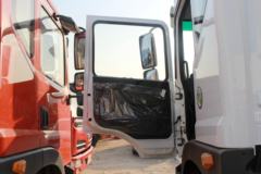 东风 多利卡D12中卡 190马力 4X2 9.85米厢式载货车(EQ5181XXYL9BDKAC)