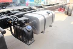 东风 多利卡D12中卡 190马力 4X2 9.85米厢式载货车(EQ5181XXYL9BDKAC)