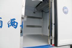跃进 超越C300-33 125马力 4X2 冷藏车(飞球牌)(ZJL5046XLCA5)