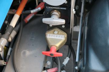 Ծ�� ��ԽEC100 14T 4.1�׵��Ŵ��綯��ʽ�Ῠ140kWhͼƬ