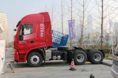 上汽红岩 杰狮C500重卡 北方版 560马力 6X4牵引车(CQ4256HYVG334)