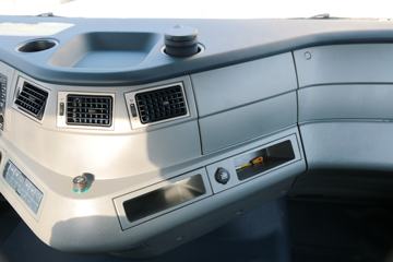 �������� ��ʨC500�ؿ� ������ 560���� 6X4ǣ����ͼƬ