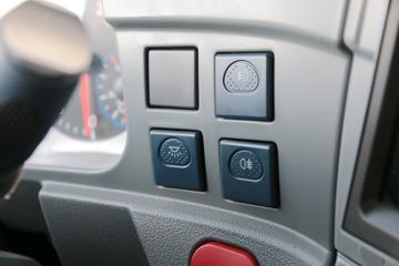 �������� ��ʨC500�ؿ� ������ 560���� 6X4ǣ����ͼƬ