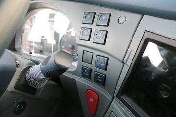 �������� ��ʨC500�ؿ� ������ 560���� 6X4ǣ����ͼƬ