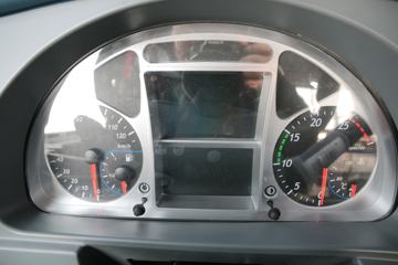 �������� ��ʨC500�ؿ� ������ 560���� 6X4ǣ����ͼƬ