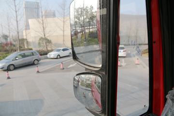 �������� ��ʨC500�ؿ� ������ 560���� 6X4ǣ����ͼƬ