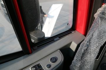 �������� ��ʨC500�ؿ� ������ 560���� 6X4ǣ����ͼƬ