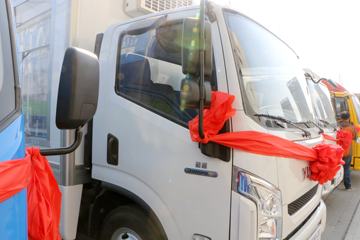 Ծ�� ��ԽC300-VM 125���� 4X2 4����س�ͼƬ