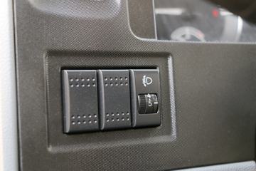 Ծ�� ��ԽC300-VM 125���� 4X2 4����س�ͼƬ