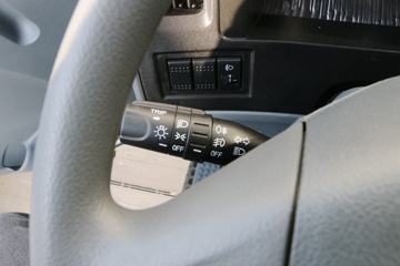 Ծ�� ��ԽC300-VM 125���� 4X2 4����س�ͼƬ