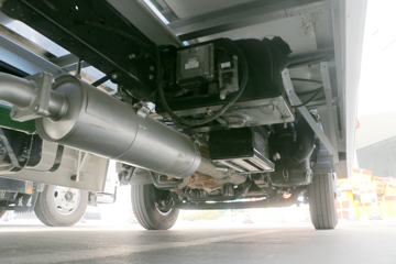 Ծ�� ��ԽC300-VM 125���� 4X2 4����س�ͼƬ