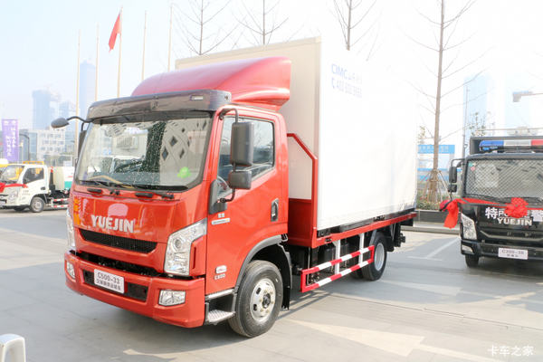 跃进 超越C500-33 140马力 交换箱体运输车