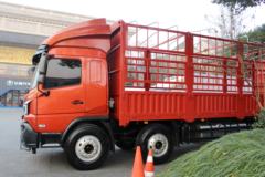 飞碟缔途 XH 245马力 6X2 7.7米排半仓栅式载货车