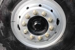 飞碟缔途 XH 245马力 6X2 7.7米排半仓栅式载货车