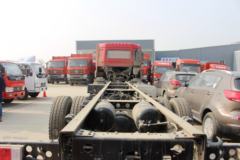 东风商用车 天龙重卡 220马力 6X2 9.6米栏板载货车底盘(DFH1250AXV)