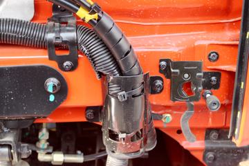 �������ó� ����п� 270���� 4X2ǣ����(DFH4180B)ͼƬ