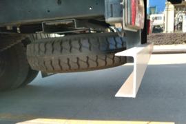 风驰&nbsp;随车吊底盘图片