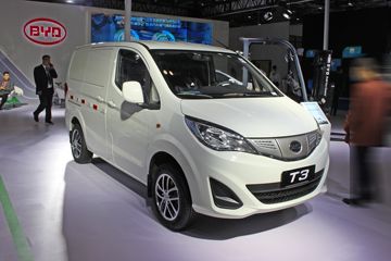 比亚迪 T3 2.6T 4.46米纯电动封闭货车50.3kWh