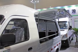 物流车&nbsp;电动封闭厢货货厢图片